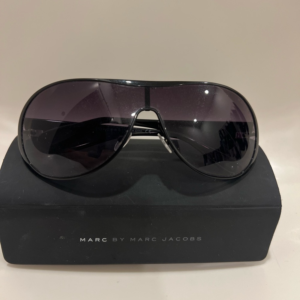 Marc By Marc Jacobs Sunglasses with Case GUC